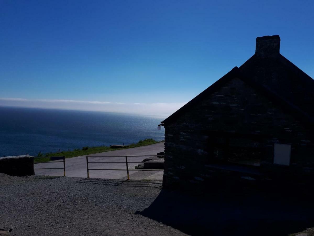 Old Irish Farmhouse 딩글 외부 사진